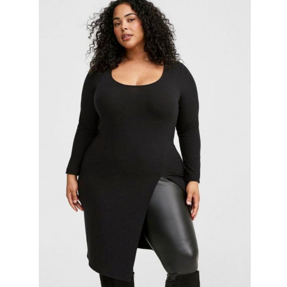 NWT Torrid 3 Black Super Soft Rib Scoop Neck Asymmetrical Hem Tunic Top 3X 22 24